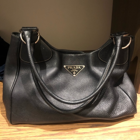 prada black leather shoulder bag